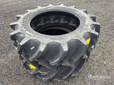 Quantity of (2) Firestone 480/70R34 Équipements pour pneus