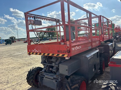 2017 Skyjack SJ6826 RT 4x4 Dual Fuel Scissor Lift