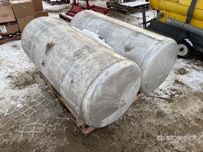 Quantity of (2) Peterbilt 120 gal Aluminum خزان