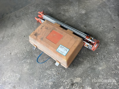 David White LT8-300LTU Survey Scope