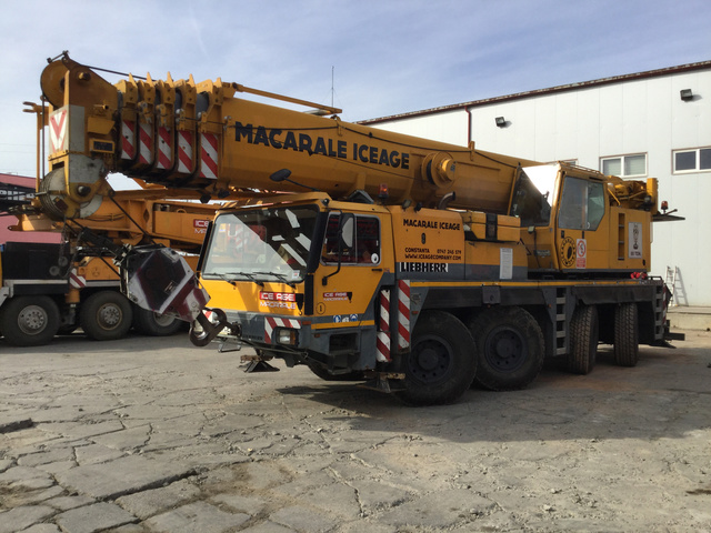1997 Liebherr LTM1090-2 All Terrain Crane