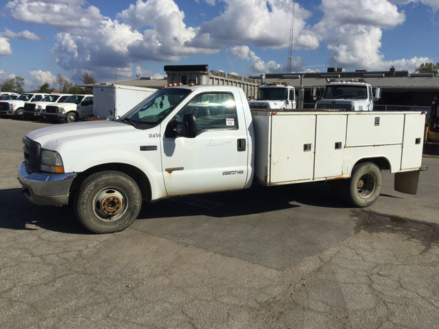 2003 Ford F-350 XL Super Duty Utility Truck