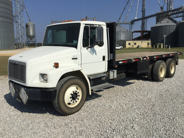 2003 Freightliner FL80 T/A Flatbed Truck 2003 Freightliner FL80 T/A Flatbed Truck
