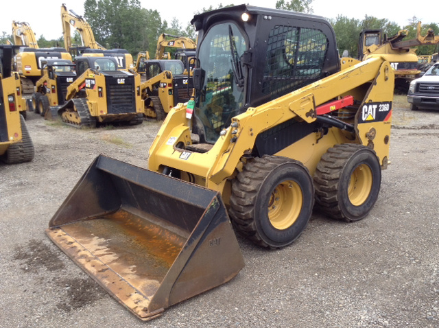 2014 Cat 236D Skid-Steer Loader
