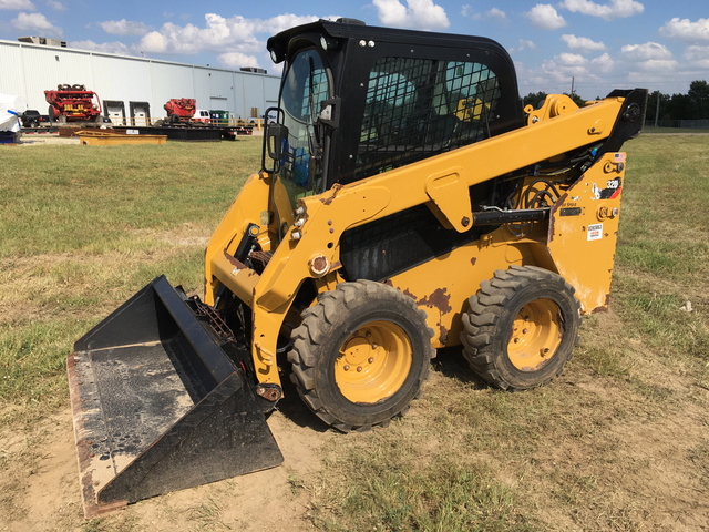 2017 Cat 232D Skid-Steer Loader