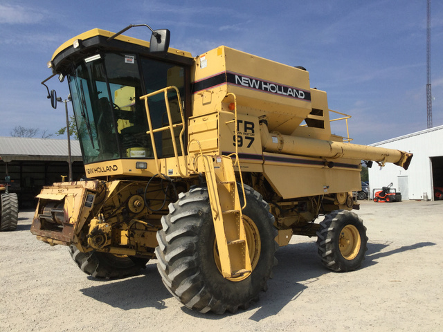 New Holland TR97 Combine