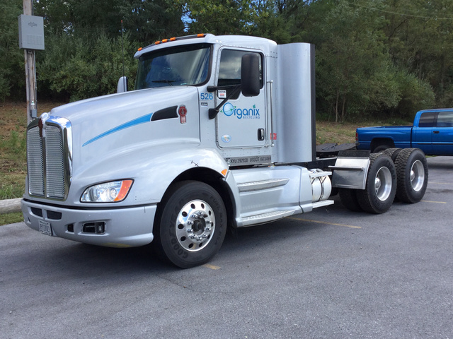 2011 Kenworth T660 T/A Day Cab Truck Tractor 2011 Kenworth T660 T/A Day Cab Truck Tractor