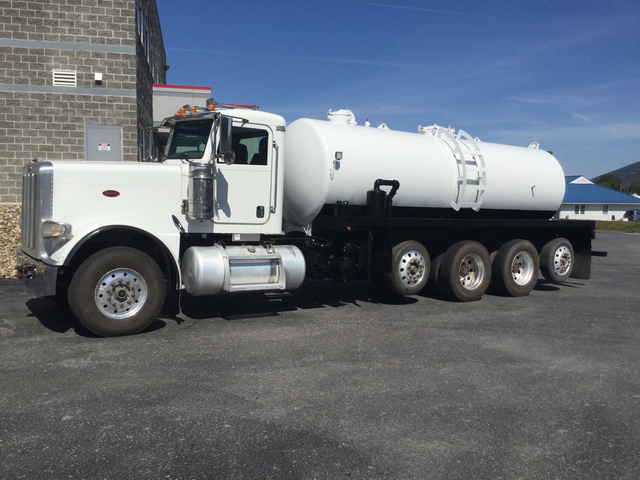 2013 Peterbilt 388 Quad/A Vacuum Tanker Truck