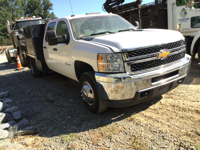 2014 Chevrolet Silverado 3500HD 4x4 Flatbed Truck