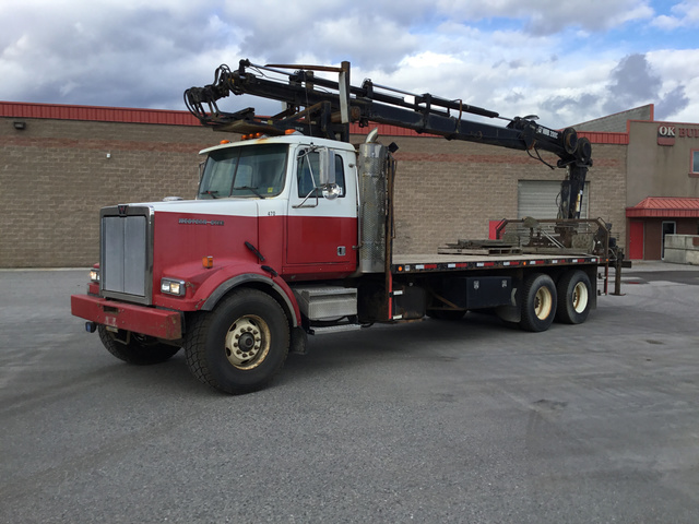 Hiab 200C-5 Knuckle Boom on 2007 Western Star 4900FA T/A Truck