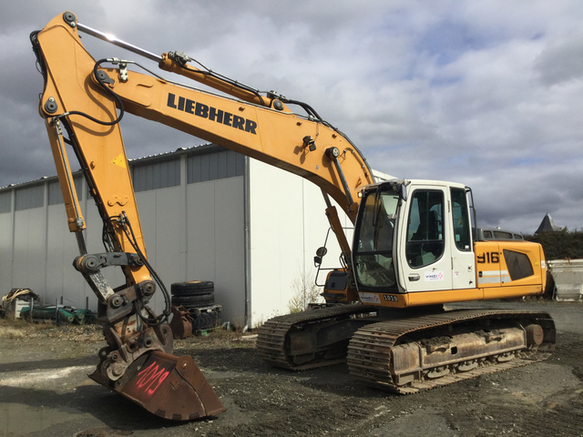 2010 Liebherr R916 Track Excavator