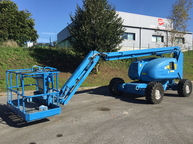 2001 JLG 600AJ 4WD Diesel Articulating Boom Lift 2001 JLG 600AJ 4WD Diesel Articulating Boom Lift