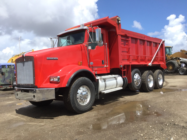 2014 Kenworth T800 Tri/A Dump Truck