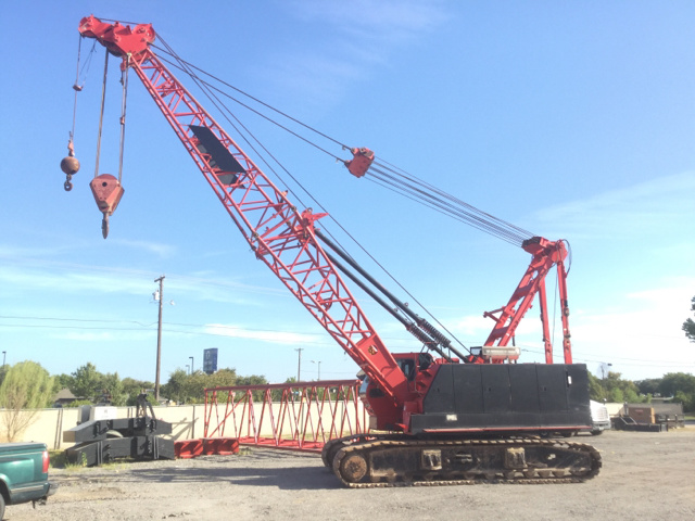 Manitowoc 10000 Lattice-Boom Crawler Crane