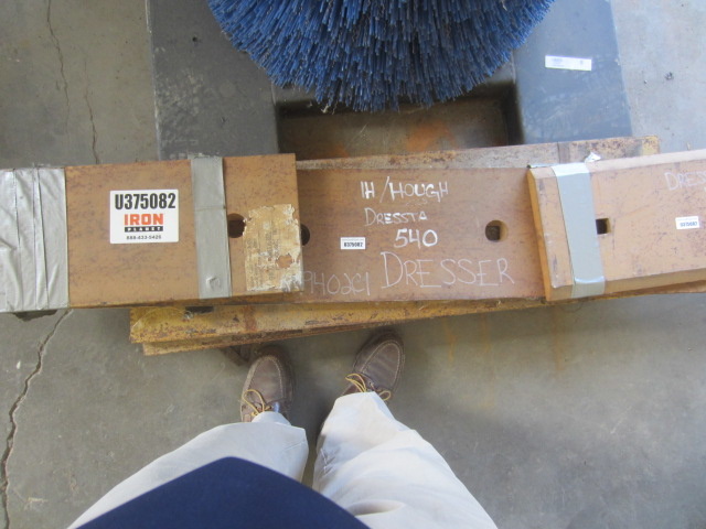 Lot of Cutting Edges - Fits Dresser 540 - Unused