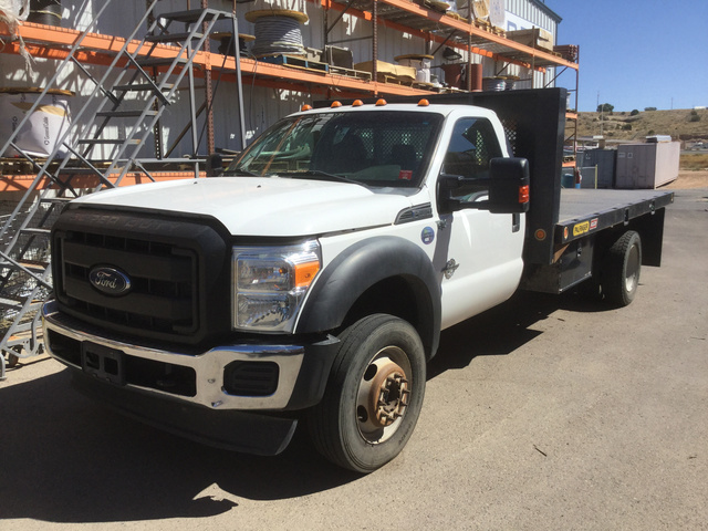 2014 Ford F-550 XL Super Duty 4x4 Flatbed Truck