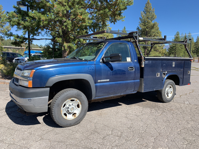 2004 Chevrolet Silverado K2500HD 4x4 Utility Truck