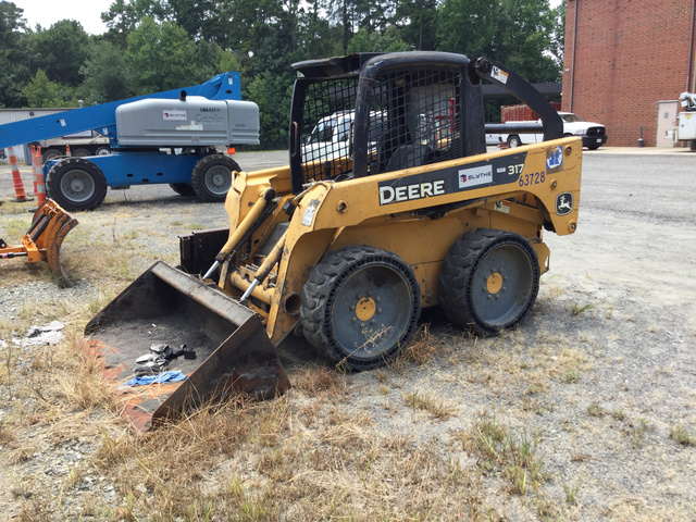 2006 John Deere 317 Skid-Steer Loader
