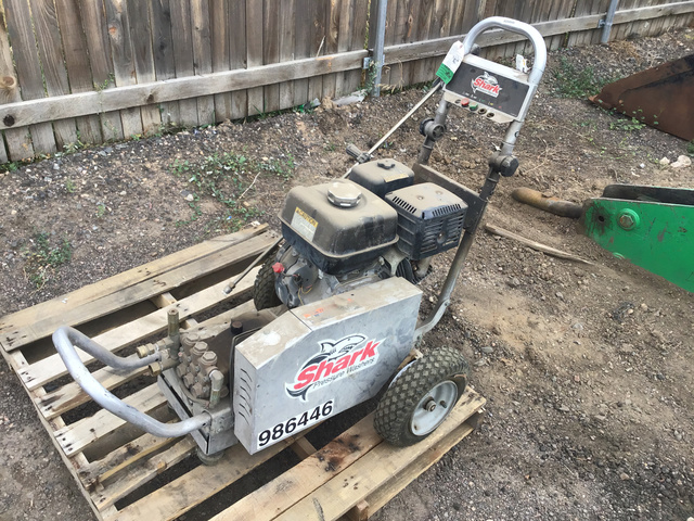 2015 (unverified) Shark BGA-373537 Pressure Washer