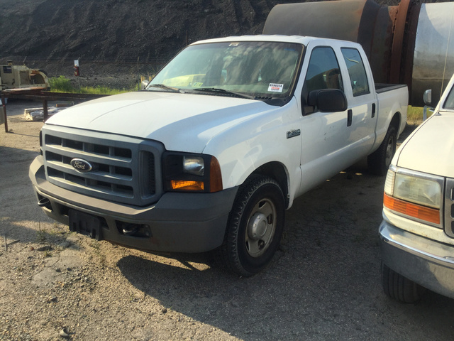 2006 Ford F-350 Super Duty Crew Cab Pickup 2006 Ford F-350 Super Duty Crew Cab Pickup