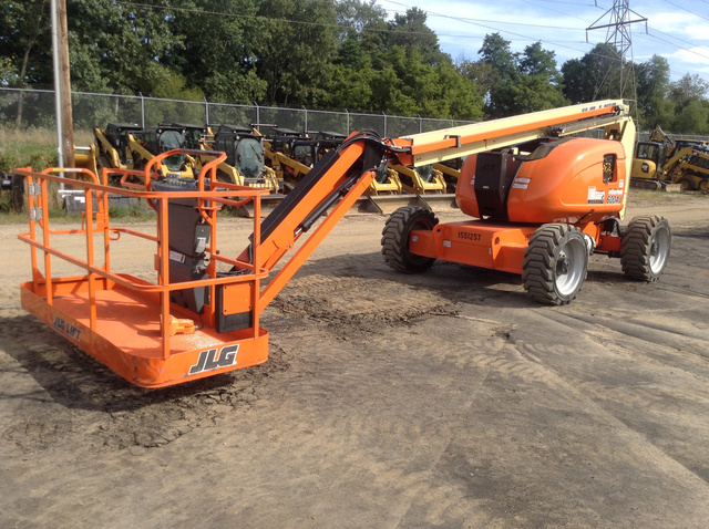 2015 JLG 600AJ 4WD Dual Fuel Articulating Boom Lift 2015 JLG 600AJ 4WD Dual Fuel Articulating Boom Lift