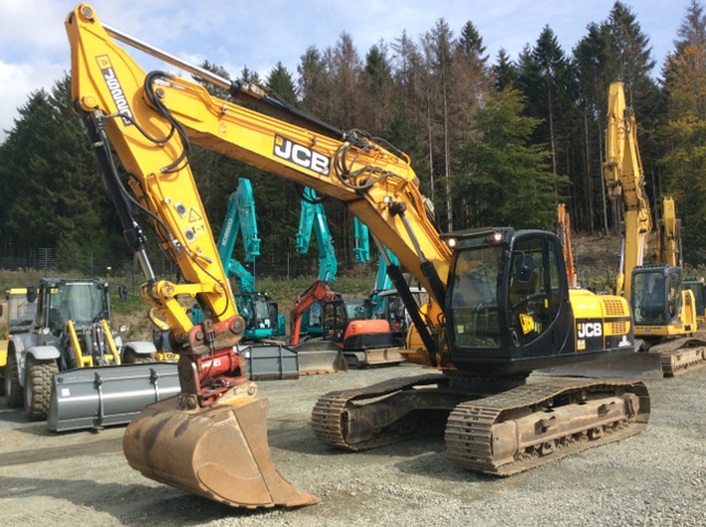2011 JCB JS220LC Track Excavator