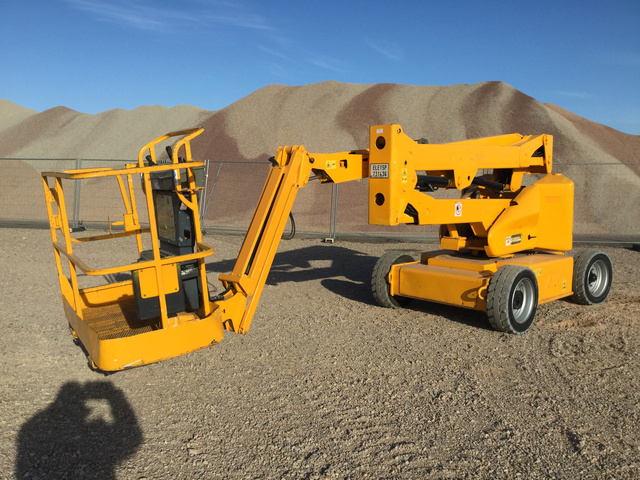 2004 JLG E450A Electric Articulating Boom Lift 2004 JLG E450A Electric Articulating Boom Lift