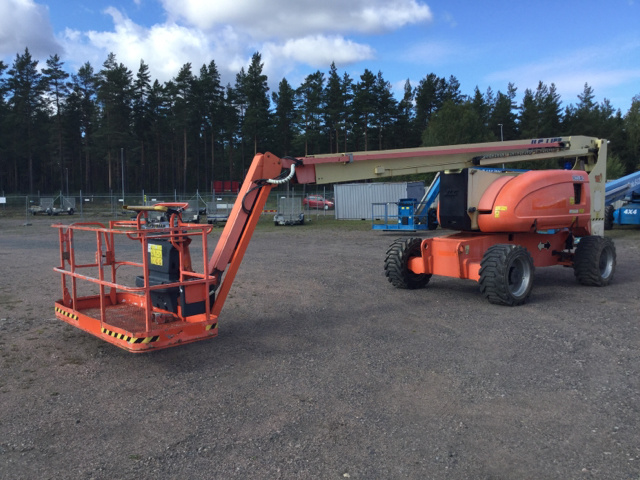 2007 JLG 800AJ 4WD Diesel Articulating Boom Lift 2007 JLG 800AJ 4WD Diesel Articulating Boom Lift
