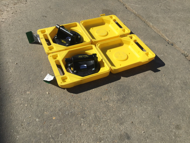 Lot of (2) Wood's Powr-Grip N4000 Hand-Held Vacuum Cups