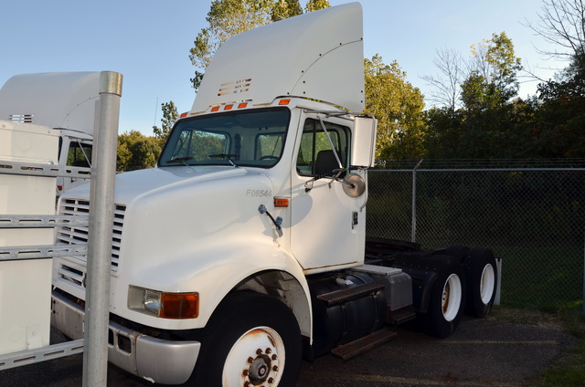 1999 International 8100 T/A Day Cab Truck Tractor 1999 International 8100 T/A Day Cab Truck Tractor