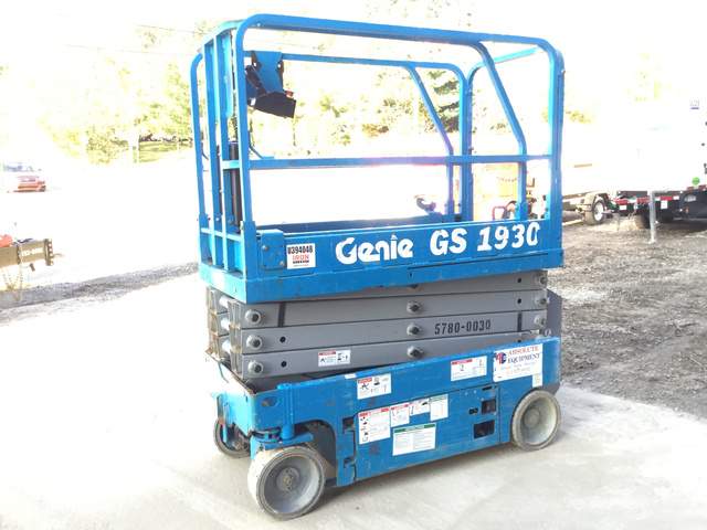 2013 Genie GS-1930 Electric Scissor Lift