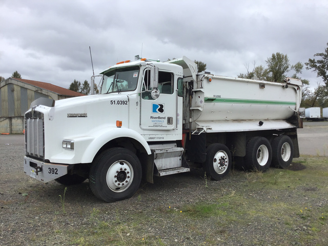 1996 Kenworth T800 Tri/A Dump Truck