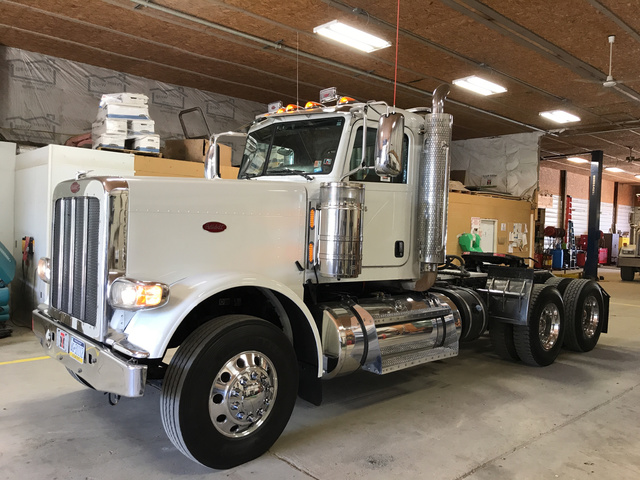2013 Peterbilt 388 T/A Day Cab Truck Tractor