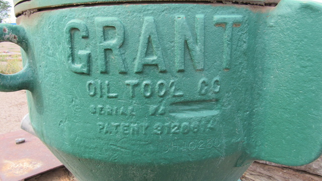 13 5/8" Grant Rotating Head w/Oiler 13 5/8" Grant Rotating Head w/Oiler