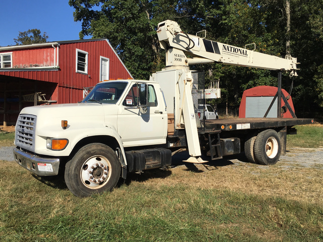 National Crane 300B Straight Boom on 1998 Ford F-800 S/A Truck