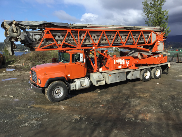 Super Swinger 105-18 Conveyor on1994 (unverified) Mack RD690S T/A Truck Super Swinger 105-18 Conveyor on1994 (unverified) Mack RD690S T/A Truck