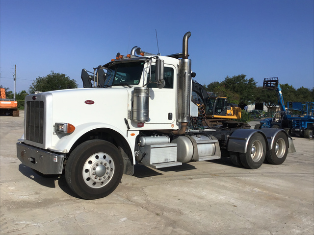 2012 Peterbilt 367 T/A Day Cab Truck Tractor 2012 Peterbilt 367 T/A Day Cab Truck Tractor