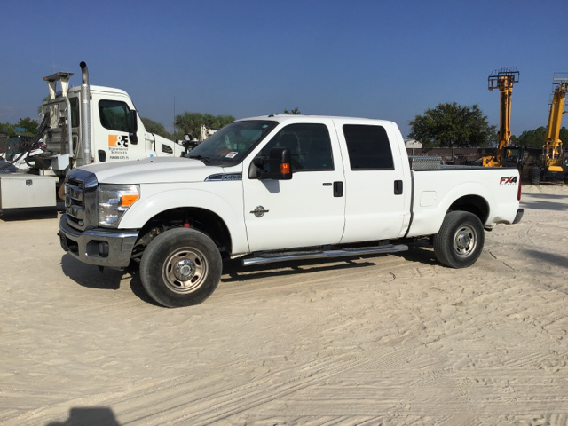 2016 Ford F-250 XLT Super Duty 4x4 Crew Cab Pickup 2016 Ford F-250 XLT Super Duty 4x4 Crew Cab Pickup