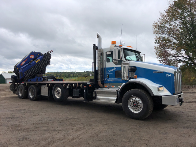 PM 85SP Knuckle Boom on 2010 Kenworth T800 Quad/A Truck