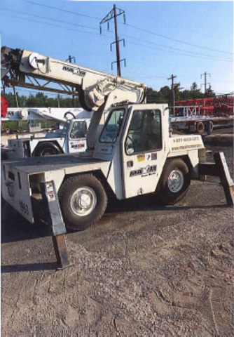 1996 Shuttlelift 3330ELB Carry Deck Crane