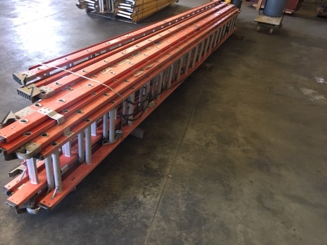 Lot of (5) 40' Louisville Extension Ladders