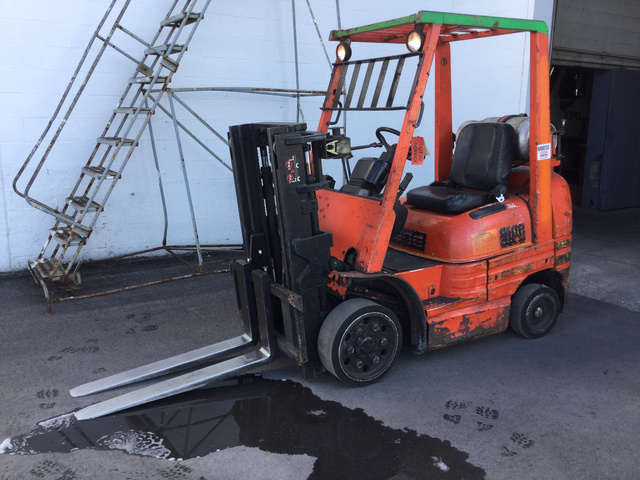 Toyota 42-6FGCU25 Cushion Tire Forklift