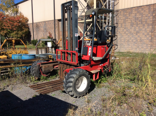 Moffett M5000 Truck Mounted Forklift