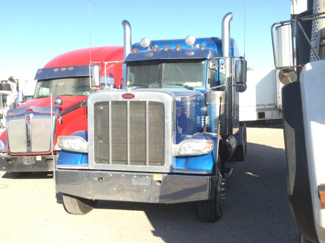 2015 Peterbilt 389 T/A Sleeper Truck Tractor