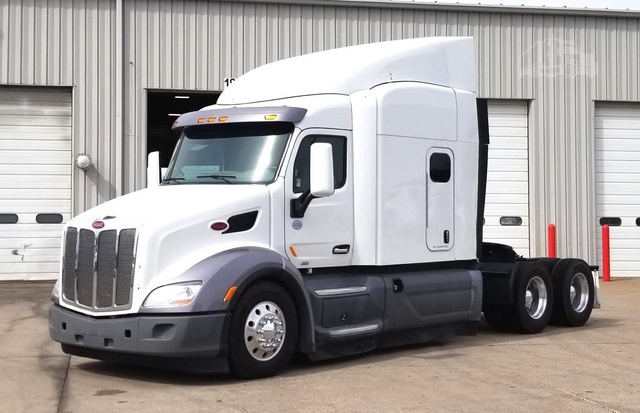 2016 Peterbilt 579 T/A Sleeper Truck Tractor