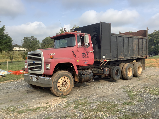 1987 Ford LT9000 Tri/A Dump Truck