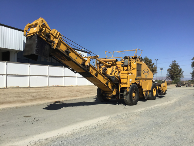 2015 Weiler E2850 Asphalt Transfer Machine