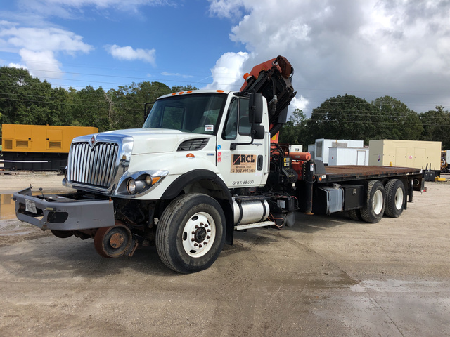 Palfinger PK 23002 Knuckle Boom on 2011 International 7500 T/A Truck