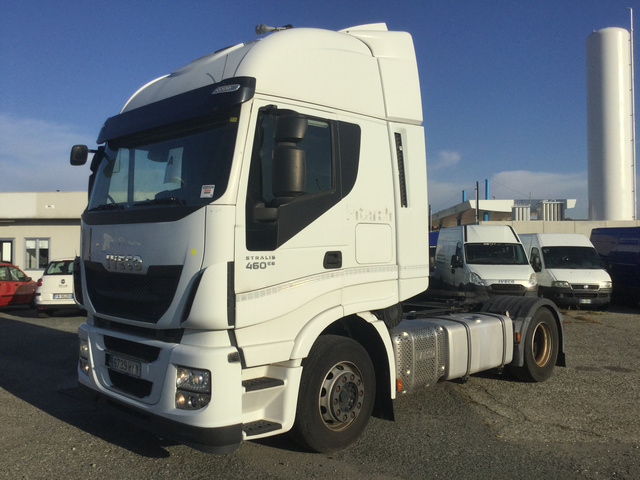2014 (unverified) Iveco Stralis 460 4x2 Sleeper Truck Tractor