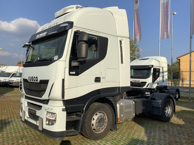 2014 (unverified) Iveco Stralis 4x2 Sleeper Truck Tractor